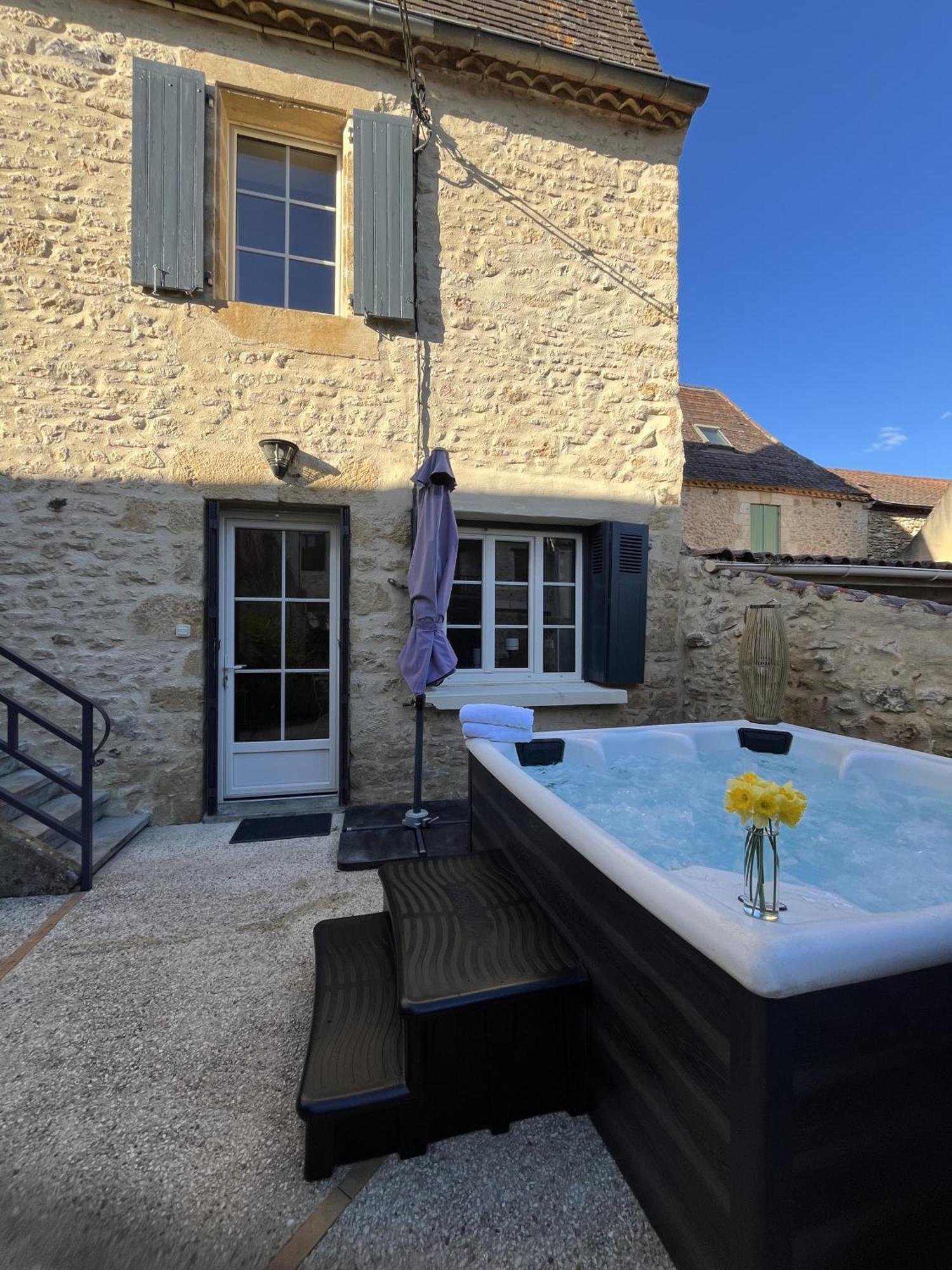 Le Trefle A Quatre Feuilles Hotel Siorac-en-Perigord Exterior photo